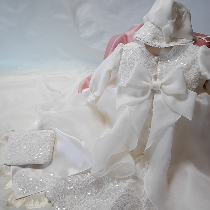 ベビードレスとポーチとハンカチにリメイク