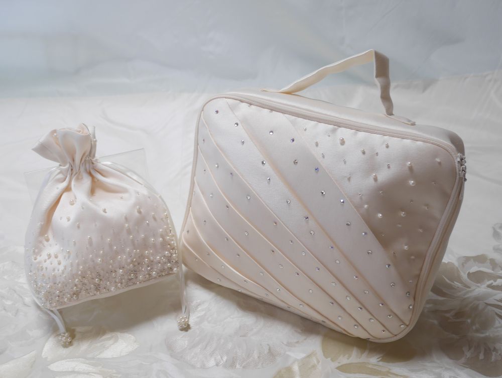 ドレスリメイク ポーチ