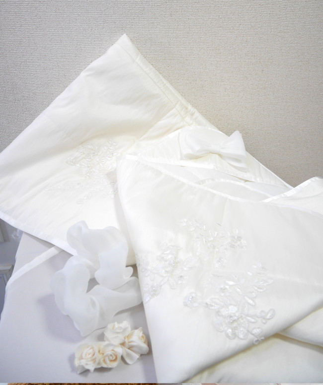 ウェディングドレス生地で作ったドール用おくるみ