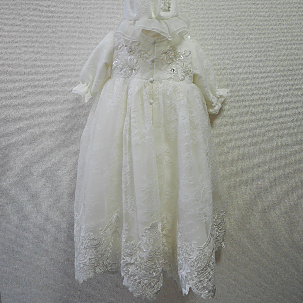 ウェディングドレスをリメイクしたベビードレス