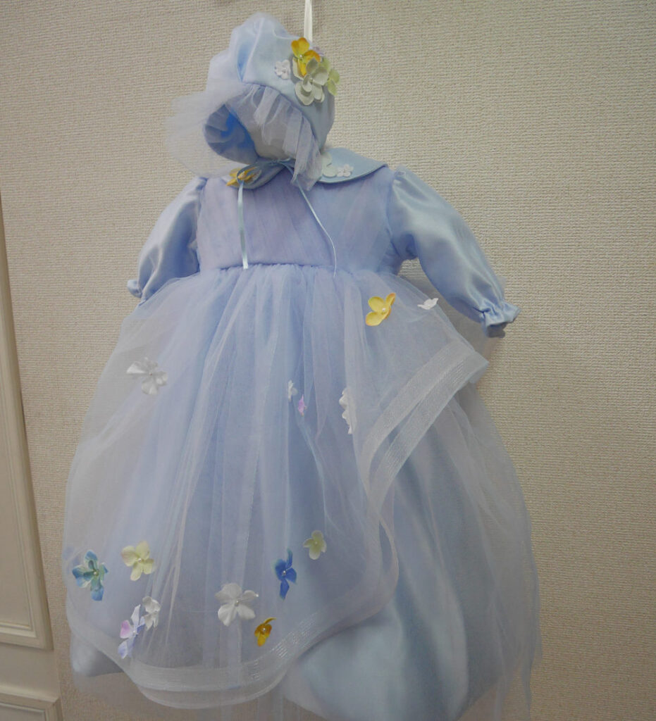 カラードレスをリメイクしたベビードレスと帽子のセット